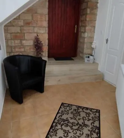 Pinces Vendeghaz Apartament